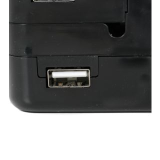 Multifunktions-KFZ-Ladegerät mit Telefonhalter  für PKW, LKW und Wohnmobil, 3 Steckosen, 2 USB-Buchsen, 2 Klebe-Pads, 12-24V