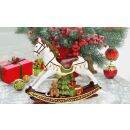 Weihnachtsfigur Schaukelpferd mit Weihnachtsbaum, Paketen, Teddy, Trommel, etc., Weihnachtsdekoration, (LxBxH) ca. 30 x 8,5 x 25 cm