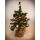 Künstlicher Weihnachtsbaum, beleuchtet von 15 LEDs warmweiß, mit 5 Tannenzapfen, 5 Dolden mit je 5 künstlichen roten Beeren, verschneite Optik, Fuß im Sisalsack, Batteriebetrieb, IP 44
